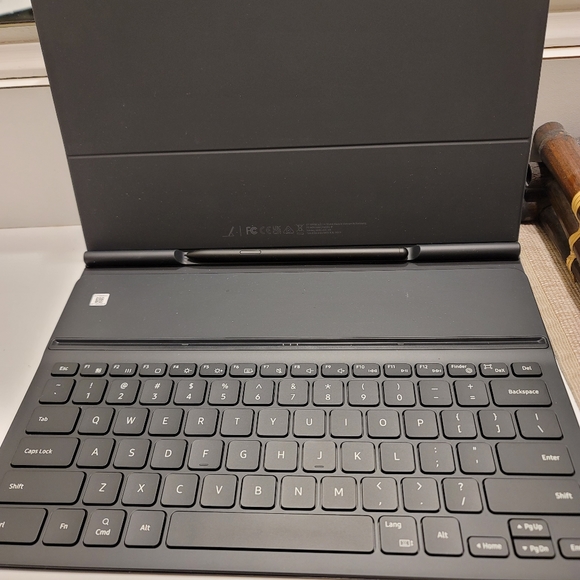 Samsung Galazy Tab S8 Plus Slim Book Keyboard Cover - Picture 1 of 8